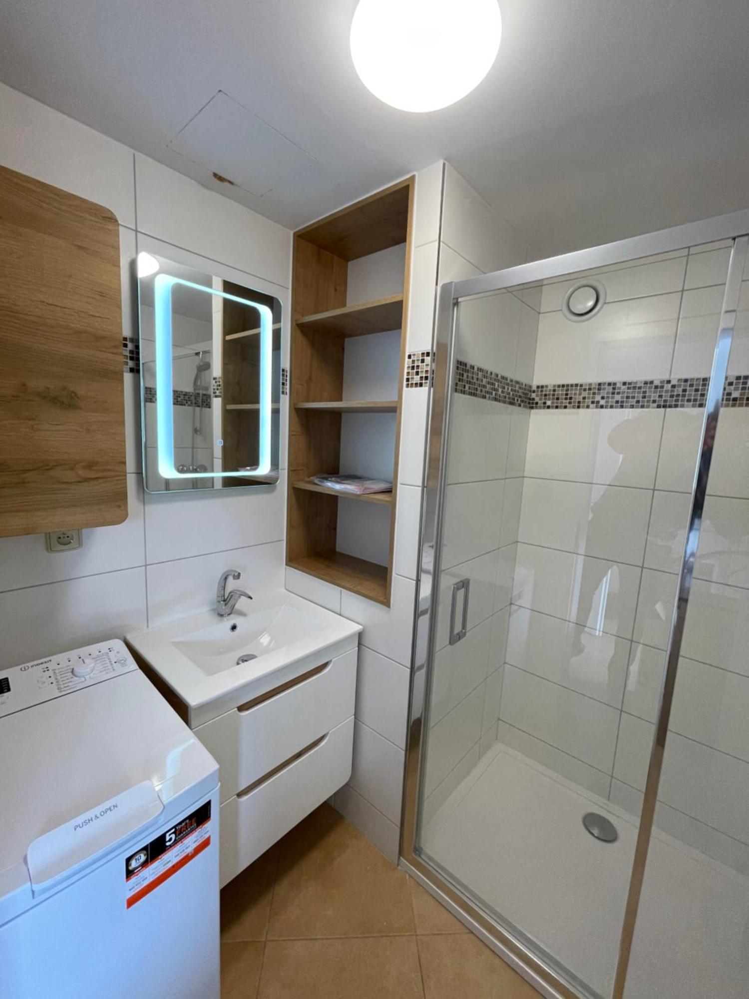 Lake View Apartments Near Golf Resort Kuneticka Hora, Dritec Pardubice Phòng bức ảnh