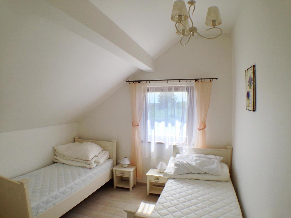 Lake View Apartments Near Golf Resort Kuneticka Hora, Dritec Pardubice Ngoại thất bức ảnh
